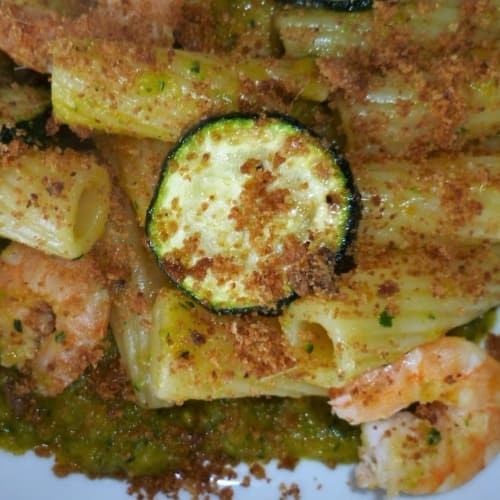 Pasta with zucchini and mascara