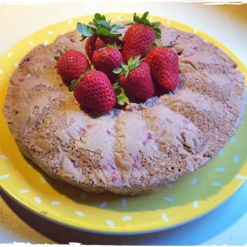 Light Donut With Farro And Soy Sauce With Strawberries