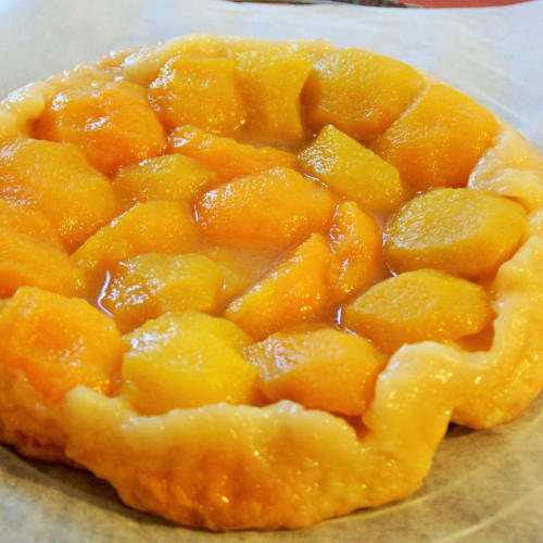 Tarta tatin con melocotones