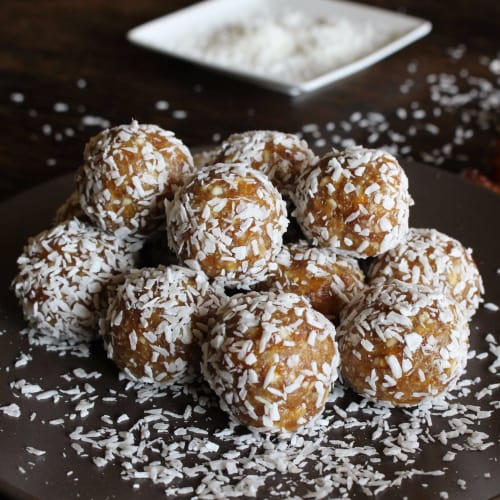 bolas de energía de coco y limón