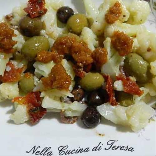 Ensalada de coliflor sabrosa