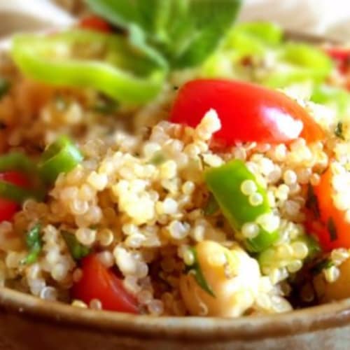 Quinoa salad and chickpeas