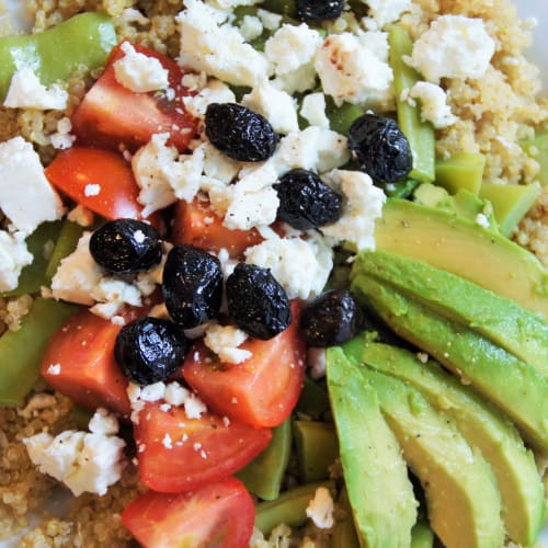 La quinoa con aguacate y queso feta