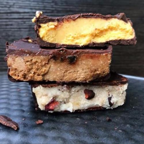 Raw and vegan chocolate bars