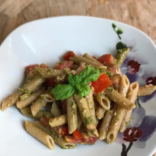 Penne integrali tonno, pomodoro e pesto