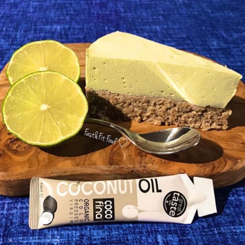 Cheesecake light with coconut, lime and avocado