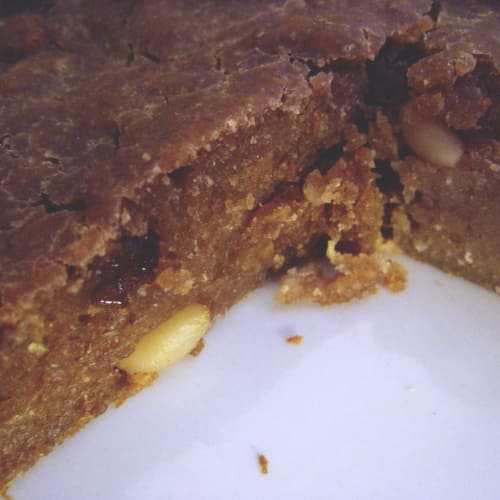 Sugared cake with chestnut flour