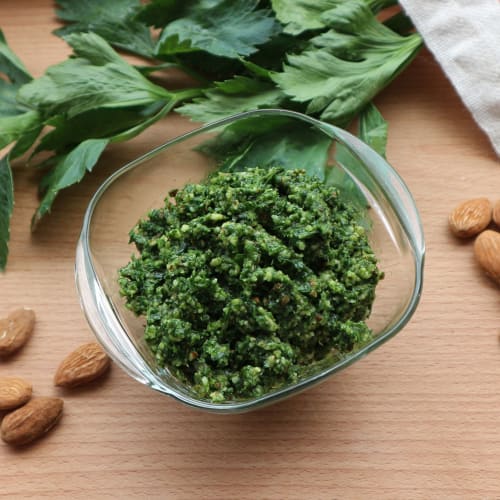 Pesto apio y almendras