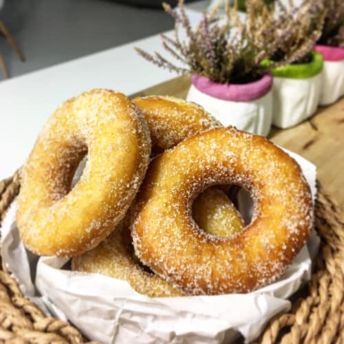 rosquillas fritas con sabor a canela