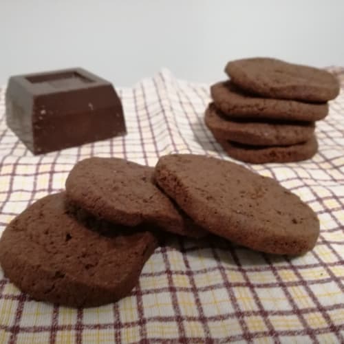 Galletas con chocolate negro y flor de sal