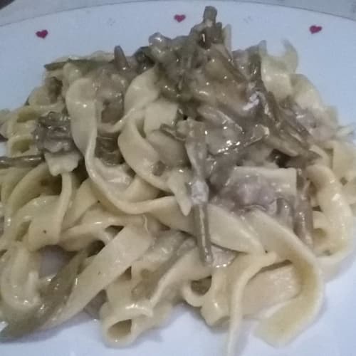 Fettuccine with asparagus and sausage