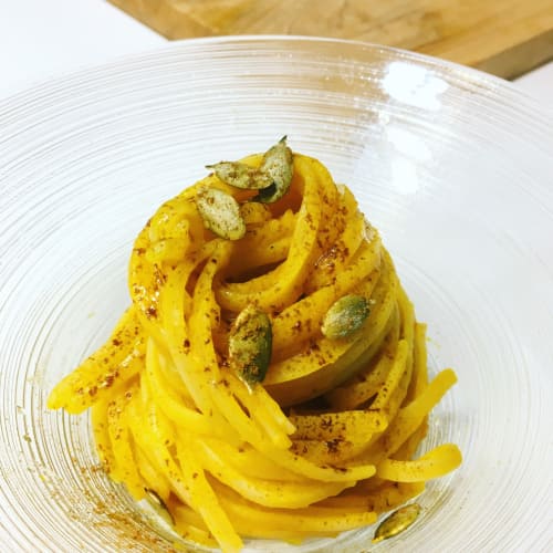 Linguini con calabaza, anchoas y regaliz.