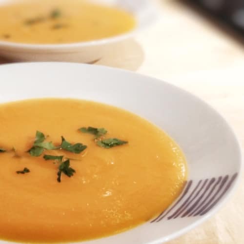 Crema de calabaza con jengibre y perejil fresco