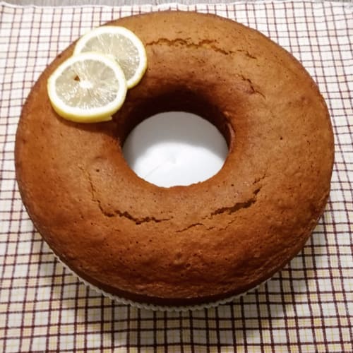 Lemon donut and berries