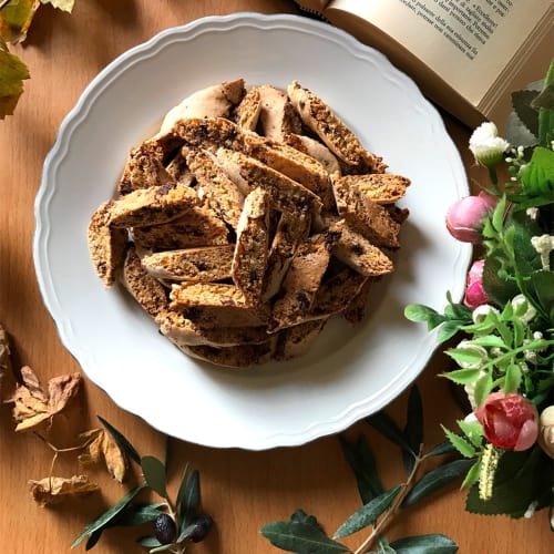 Cantucci with chocolate