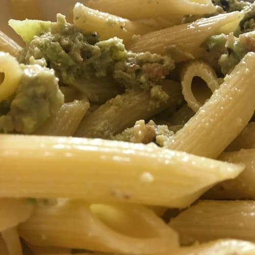 Pasta with avocado pesto