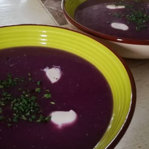 Cream of violet cabbage flavored with cumin