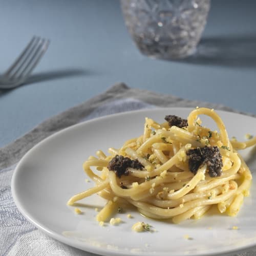 Pici con trufas con migas de pan y anchoas Pici con trufas con migas de pan y anchoas