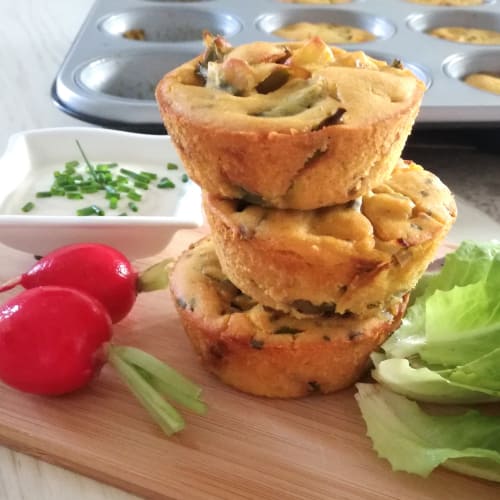 Tartaletas de espárragos con harina de garbanzo y curry