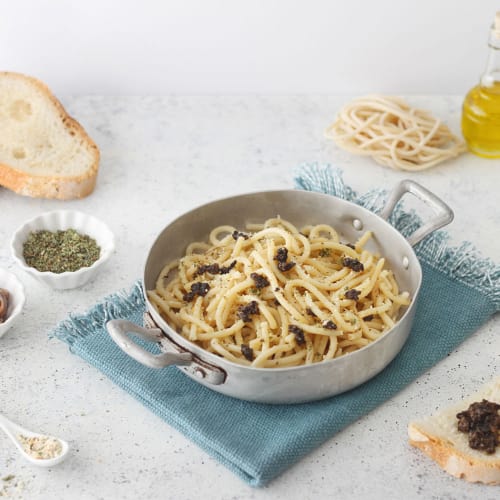 Pici with truffles with bread crumbs and anchovies