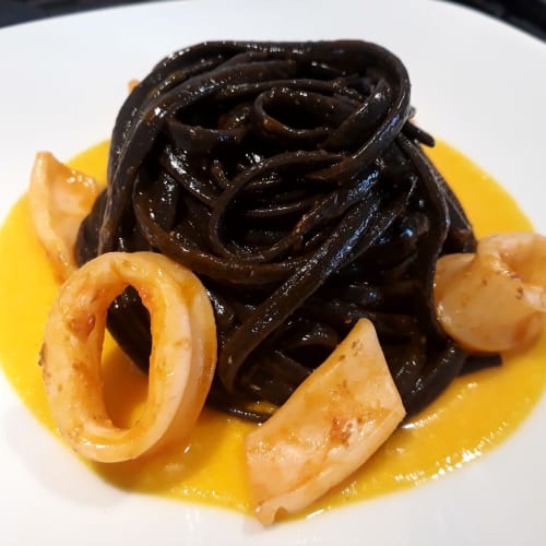 Linguine in black with calamari