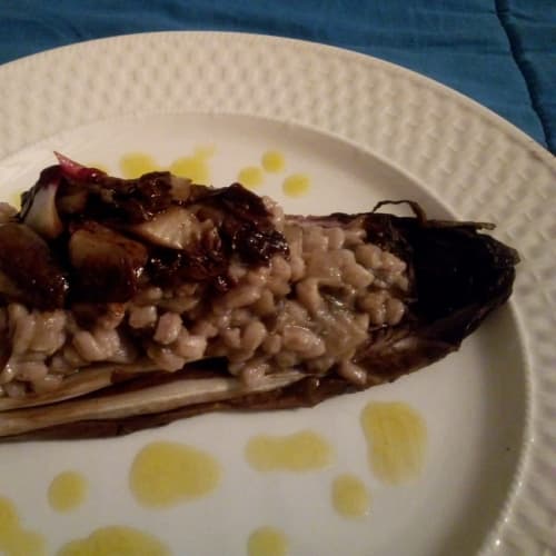 Barchetta di Radicchio grigliato con Farro Perlato al Radicchio