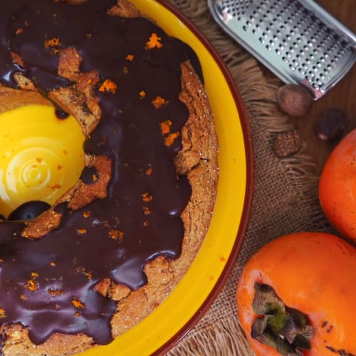 Bundt cake with persimmon and hazelnuts