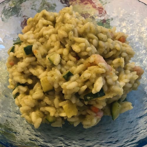 Camarones y calabacín risotto con camarones y crema de calabacín