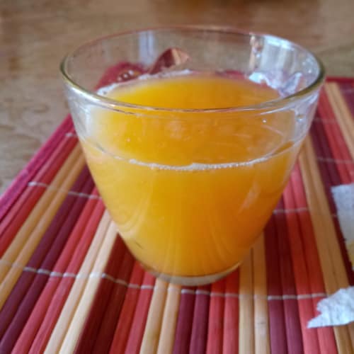 Jugo con naranjas y mandarinas.