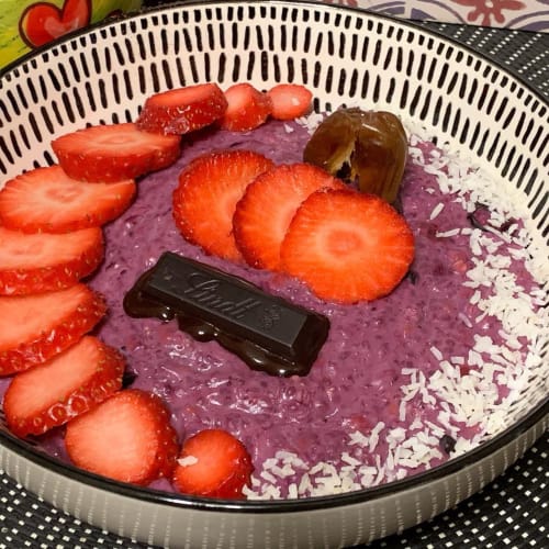 Porridge with berries