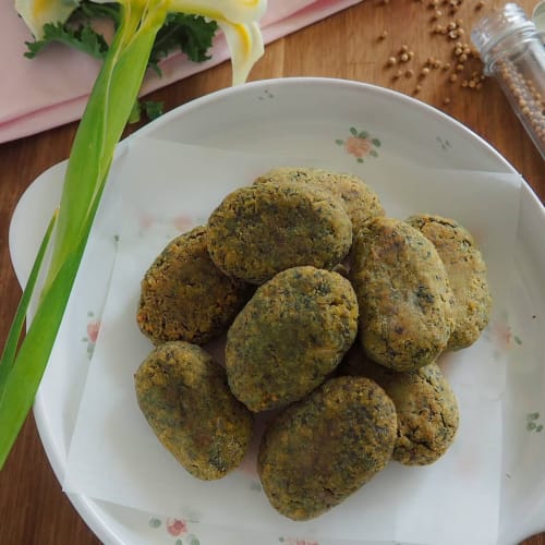 Kale balls and brown rice