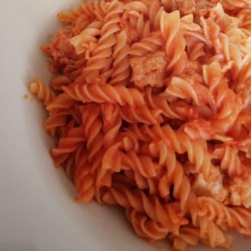 Classic pasta: tuna and sauce