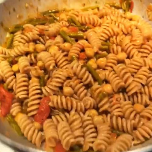 Whole wheat fusilli with asparagus is chickpeas