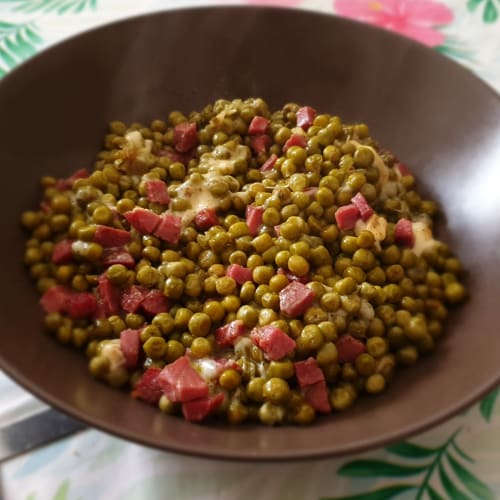 Pan sabroso y ligero con guisantes fritos!