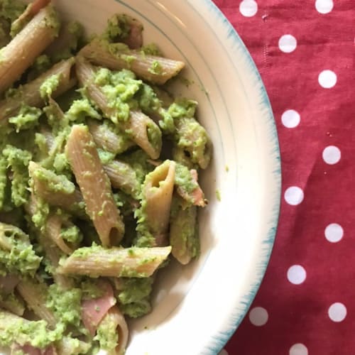 Pennette integrali con crema di broccoli e bresaola