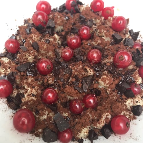 Porridge di ribes e cioccolato