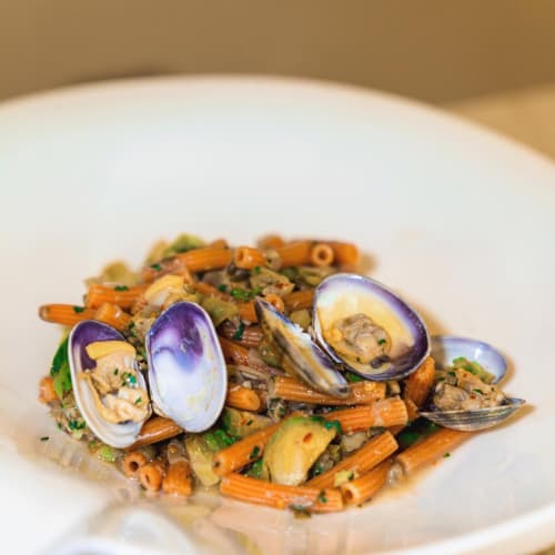 Sedanini of Red Lentils with Sprouts and Clams