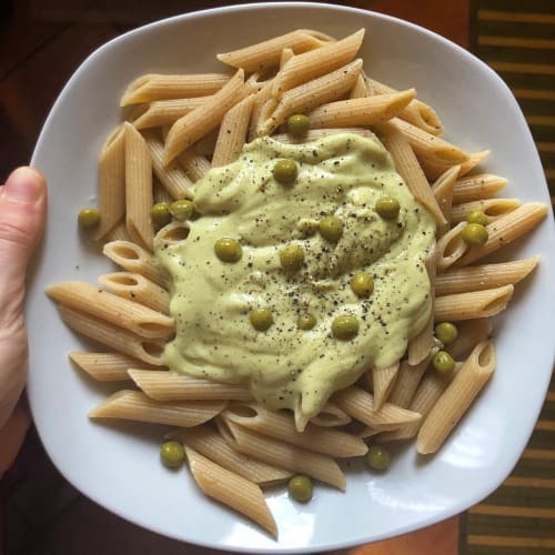 Whole wheat pasta with ricotta cream and peas