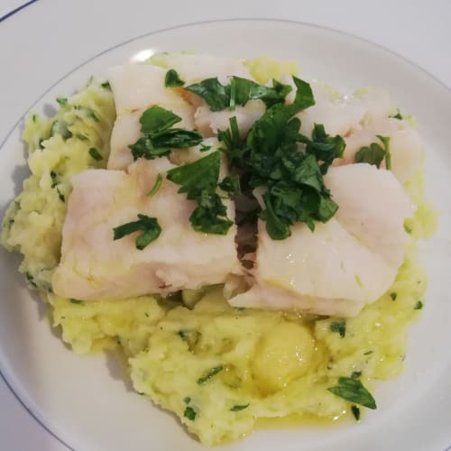 Hake flowers on mashed potatoes