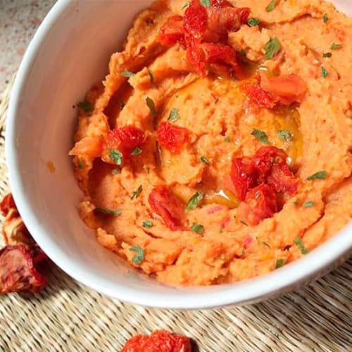 Hummus de tomates asados