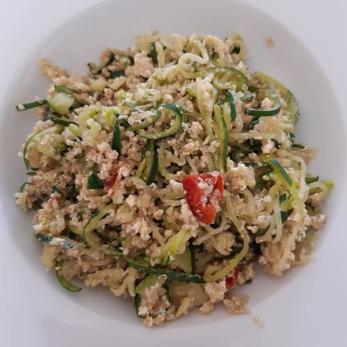 Spaghetti di zucchine con qunioa