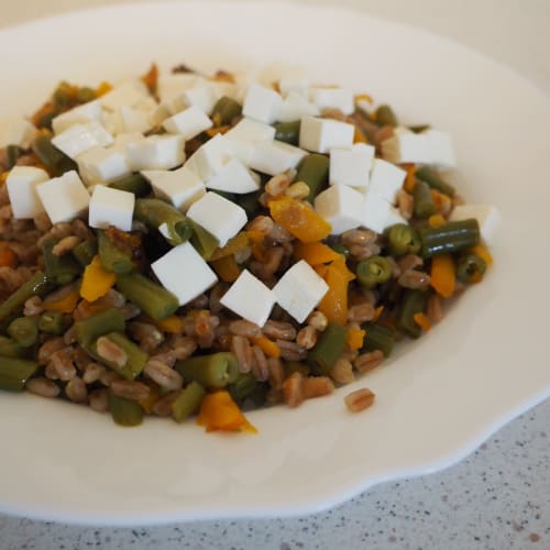 Farro con verdure e primosale