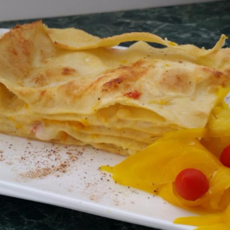 Lasaña con crema de pimiento