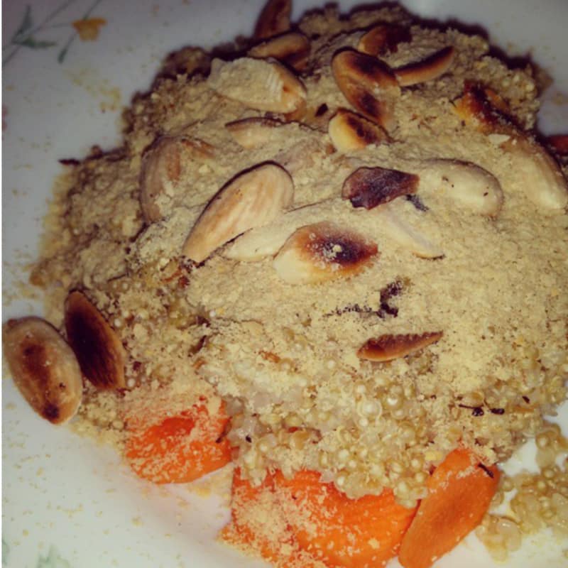 Quinoa with carrots, roasted almonds and nutritional yeast recipe