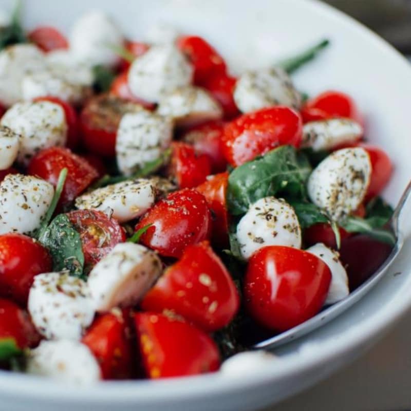 Salad tomato and buffalo cherry