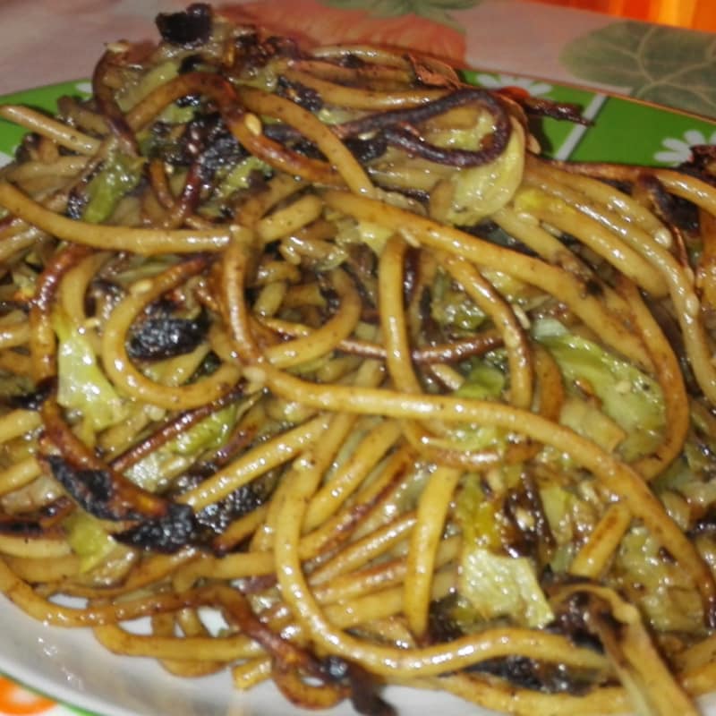 Wholemeal spaghetti roasted lettuce