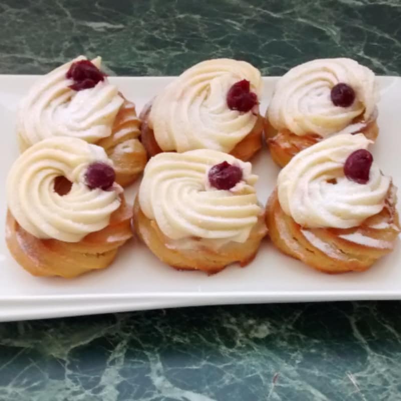 Zeppole saint joseph baked