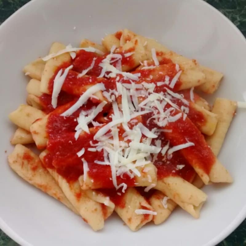 macarrones caseros con salsa de carne vegetariana