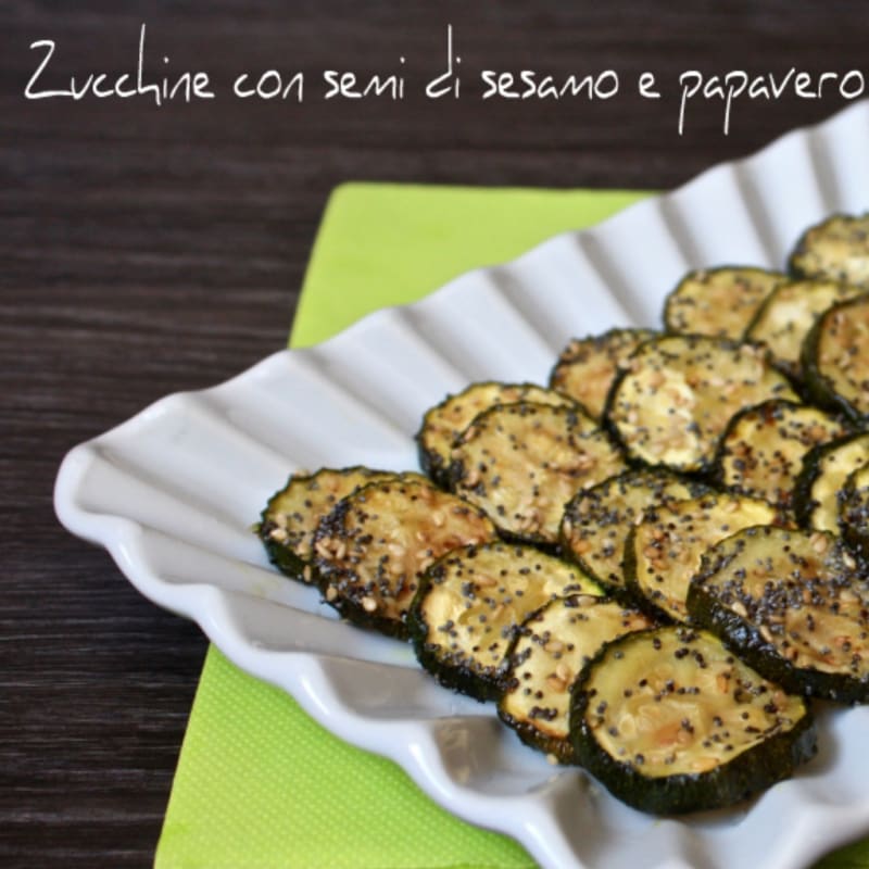 Courgettes with sesame seeds and poppy seeds