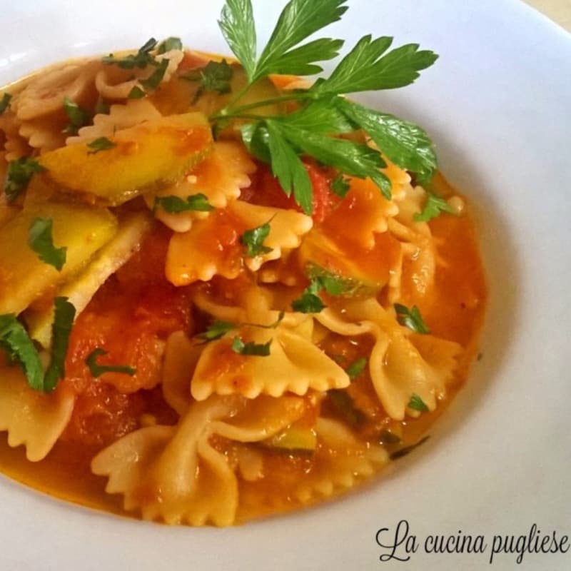 Pasta con salsa de calabacín